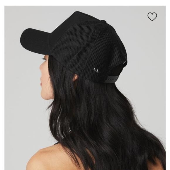 ALO Yoga District Trucker hat & Black & New